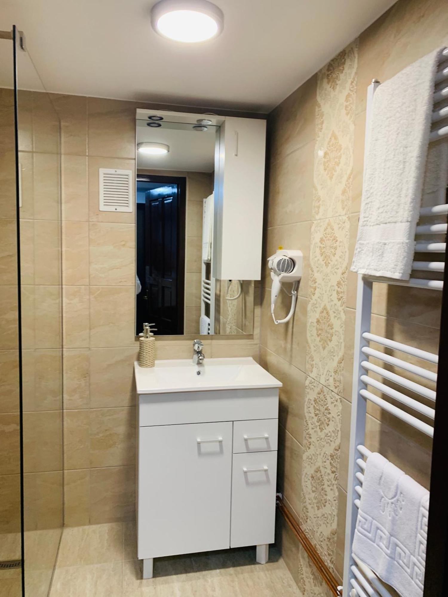 Casa Lazar Bed & Breakfast Toplita  Bagian luar foto
