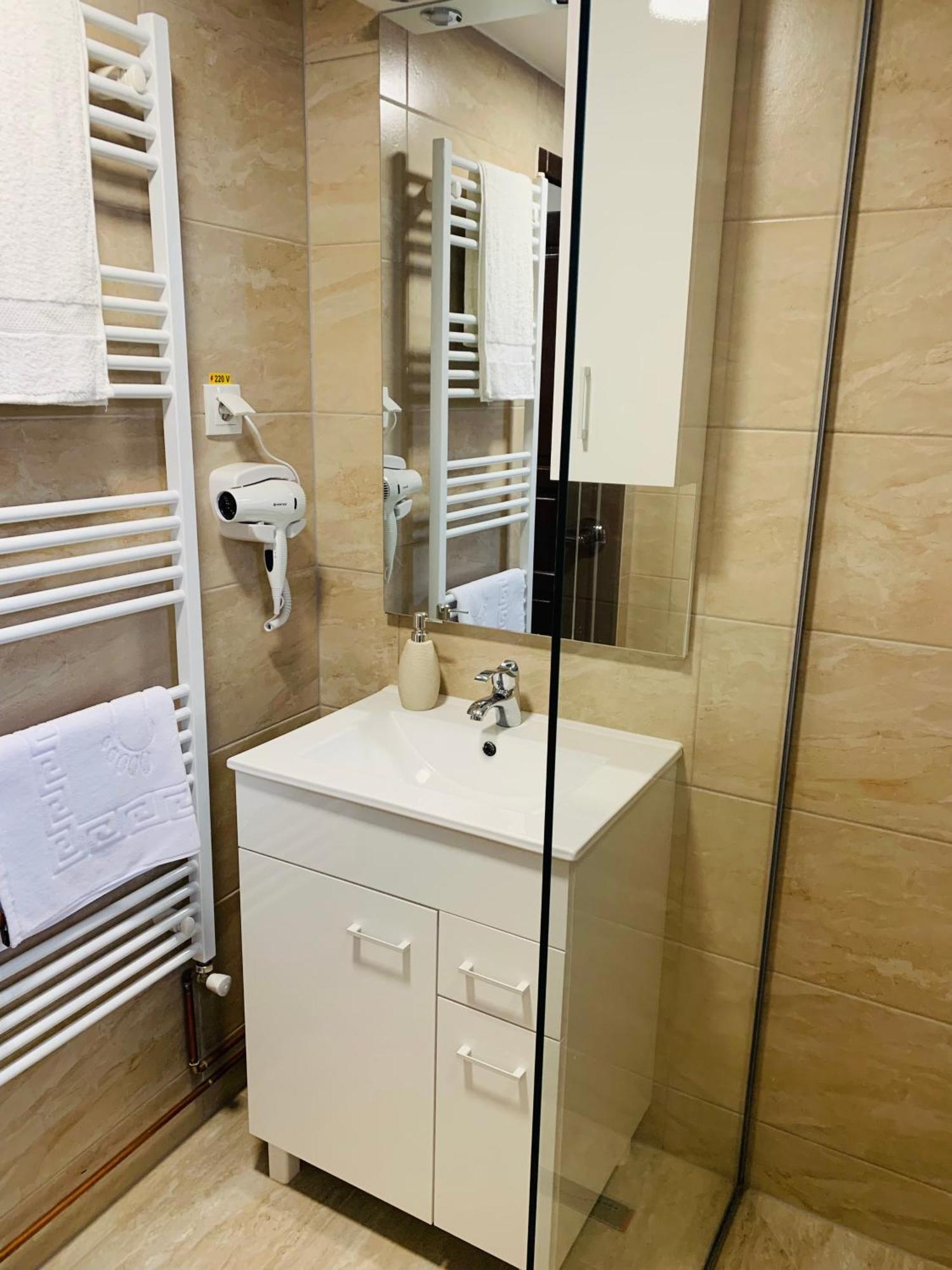 Casa Lazar Bed & Breakfast Toplita  Bagian luar foto